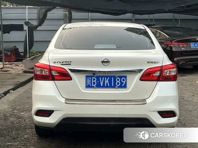 Nissan Sylphy 2022 Белый из Китая, фото 3