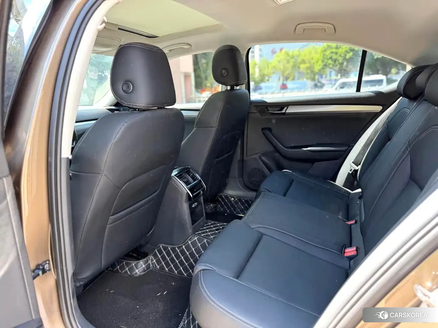 Skoda Superb 2018 Champagne/brown из Китая, фото 3