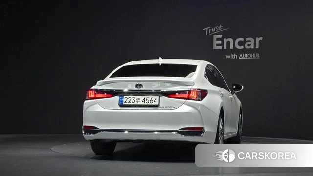 Lexus ES300h 7th generation id 4996119 из Кореи 23