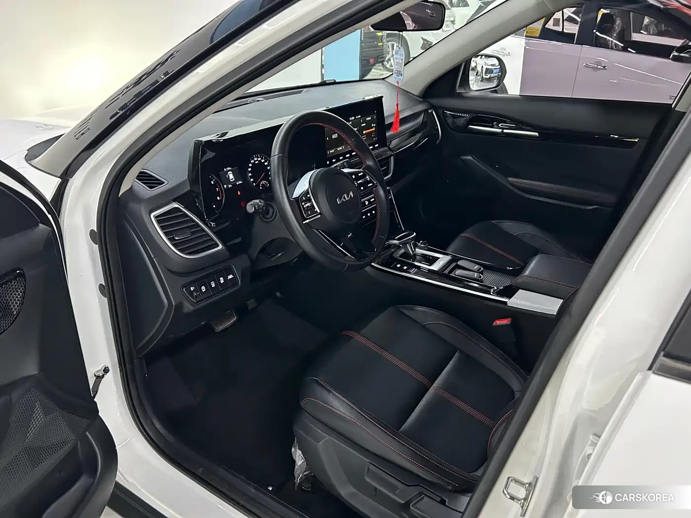 Kia KX3 2023 Белый из Китая, фото 5