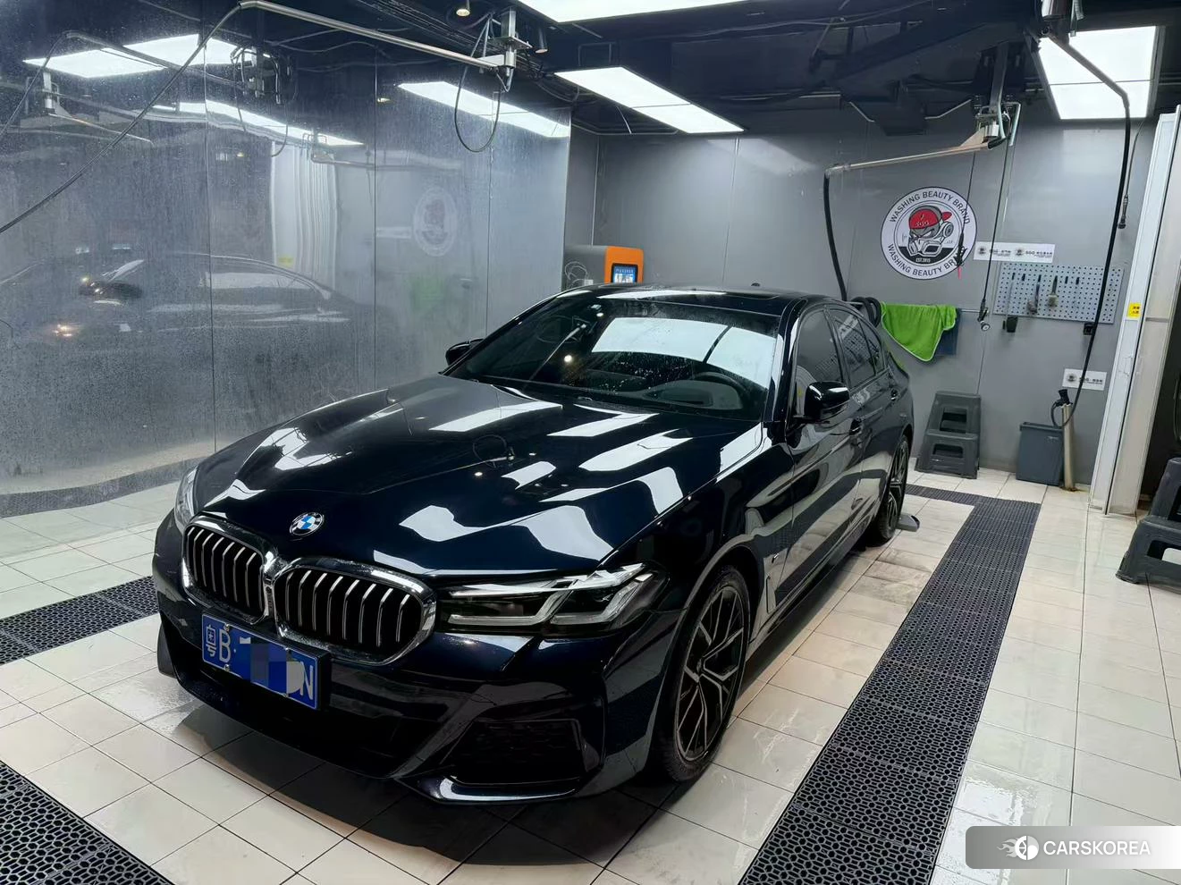 BMW 5 series 2021 Черный из Китая, фото 3