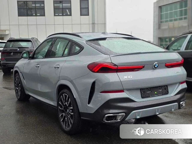 BMW X6 (G06) 2026 Светло-серебряный цвет из Кореи, фото 4