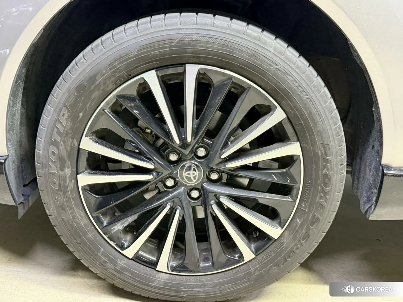 Toyota Venza 2022 Серебристо-серый из Китая, фото 3