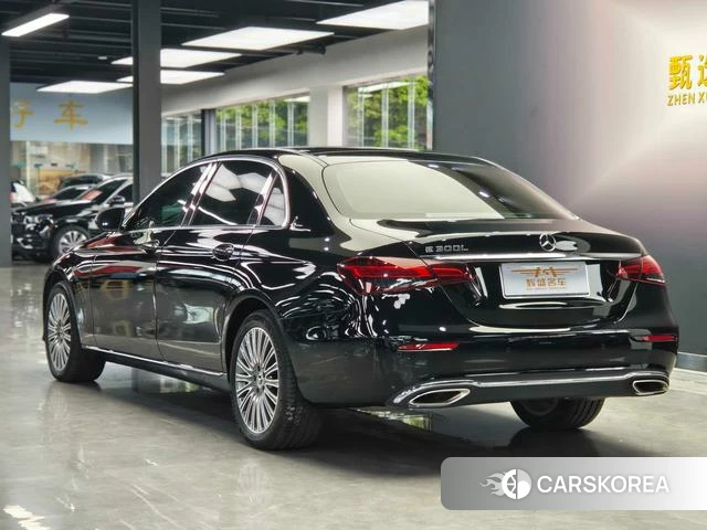 Mercedes-Benz E-Class 2022 Черный из Китая, фото 3