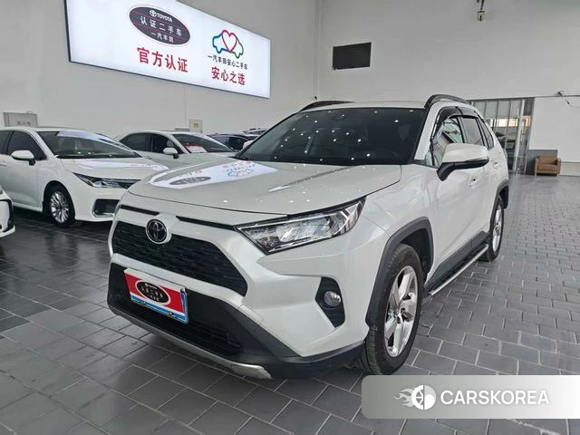 Toyota RAV4 2021 Белый из Китая, фото 3