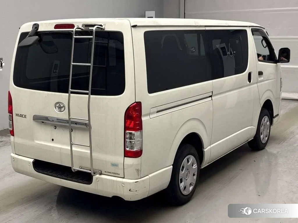 Toyota HiAce Van 2023 из Японии, фото 3