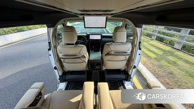 Toyota Alphard 2024 Белый из Китая, фото 5