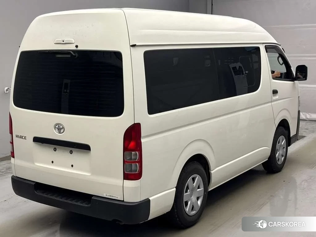 Toyota HiAce Van 2023 из Японии, фото 3