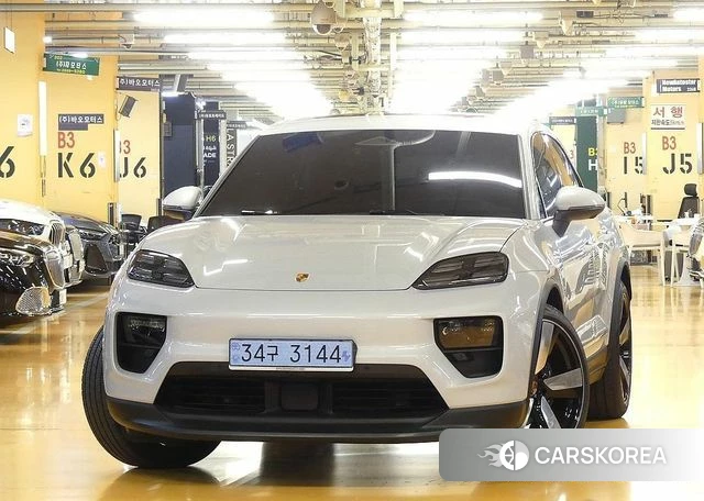 Porsche Makan EV id 4934486 из Кореи 12