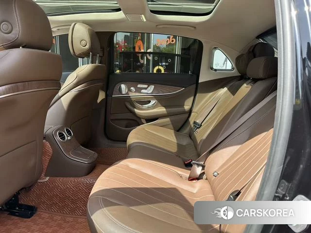 Mercedes-Benz E-Class 2022 Черный из Китая, фото 6
