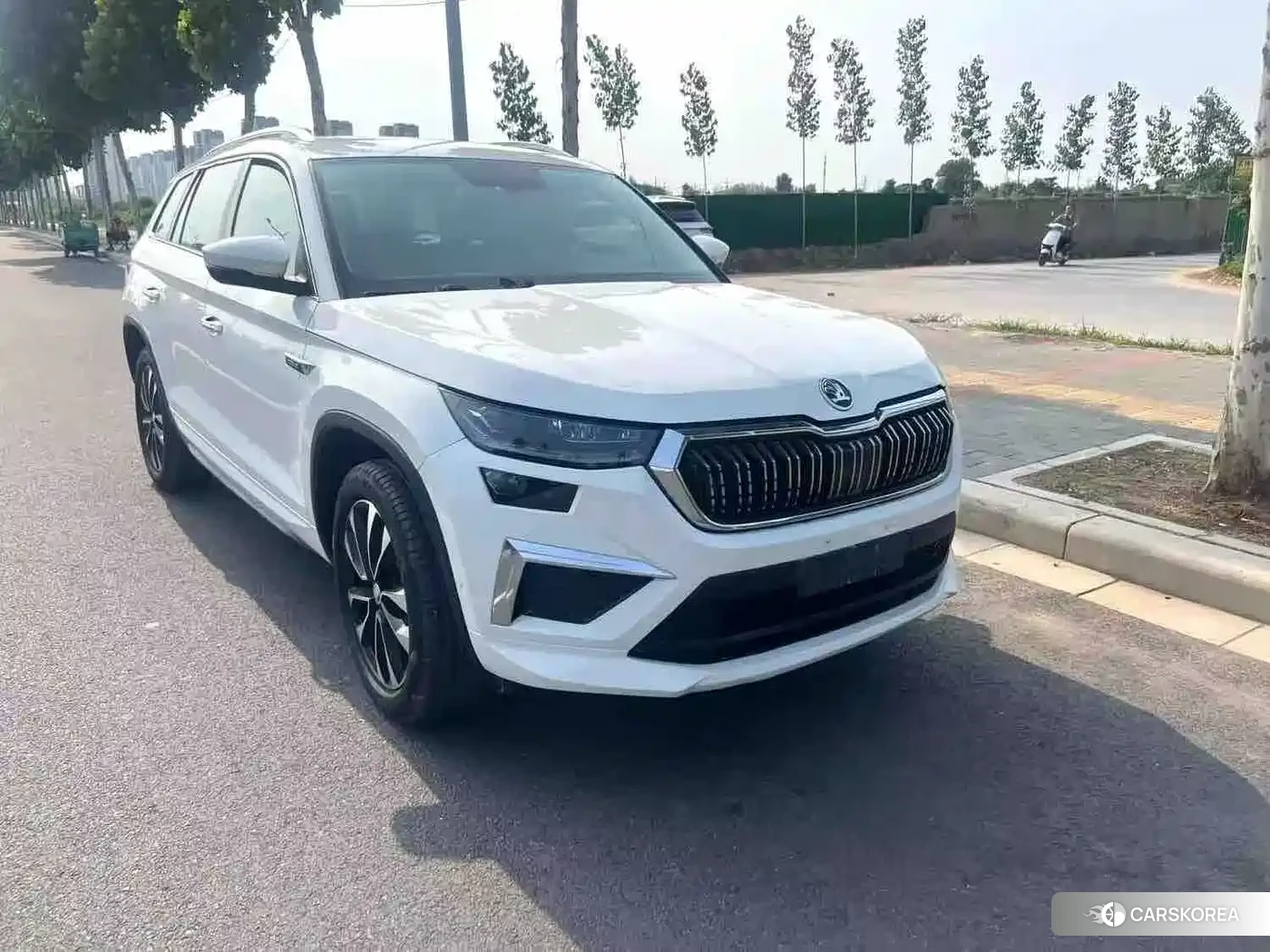 Skoda Kodiaq 2024 Белый из Китая, фото 3