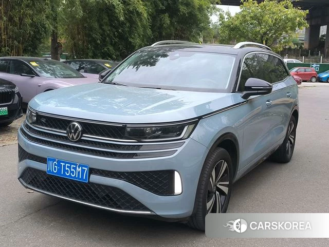 Volkswagen Tavendor 2023 Синий из Китая, фото 4