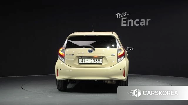 Toyota Prius C id 4952866 из Кореи 23