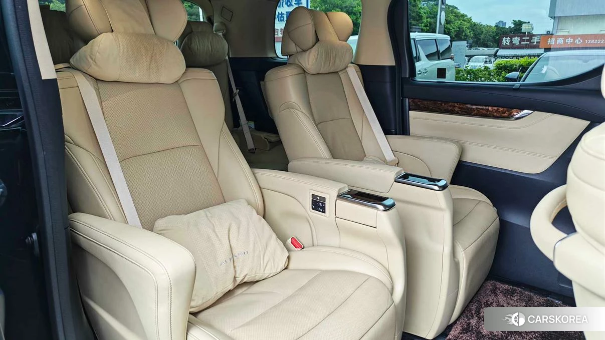 Toyota Alphard 2021 Черный из Китая, фото 3