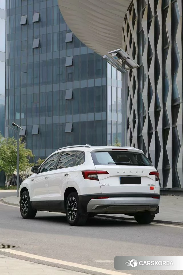 Skoda Karoq 2021 Белый из Китая, фото 3