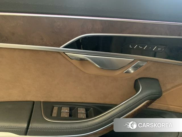 Audi A8 2021 Черный из Китая, фото 4