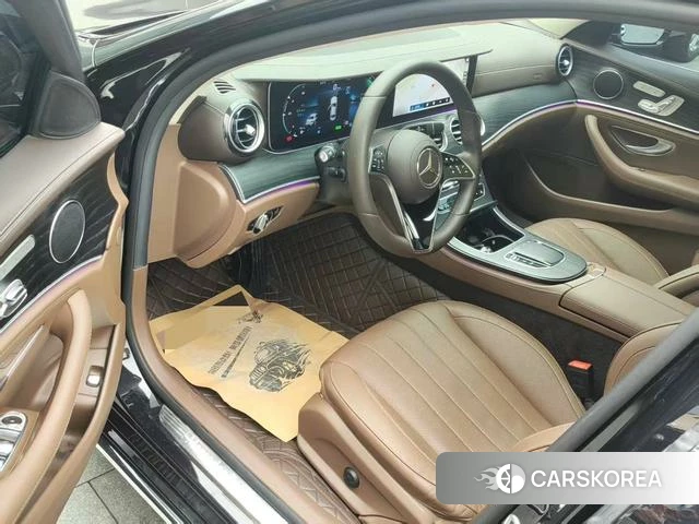 Mercedes-Benz E-Class 2023 Черный из Китая, фото 3