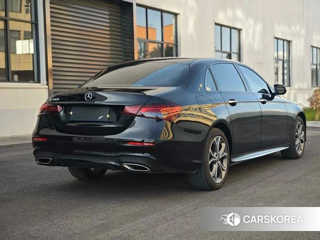 Mercedes-Benz E-Class 2024 Черный из Китая, фото 3