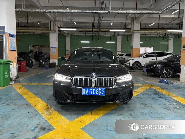 BMW 5 series 2023 Черный из Китая, фото 3