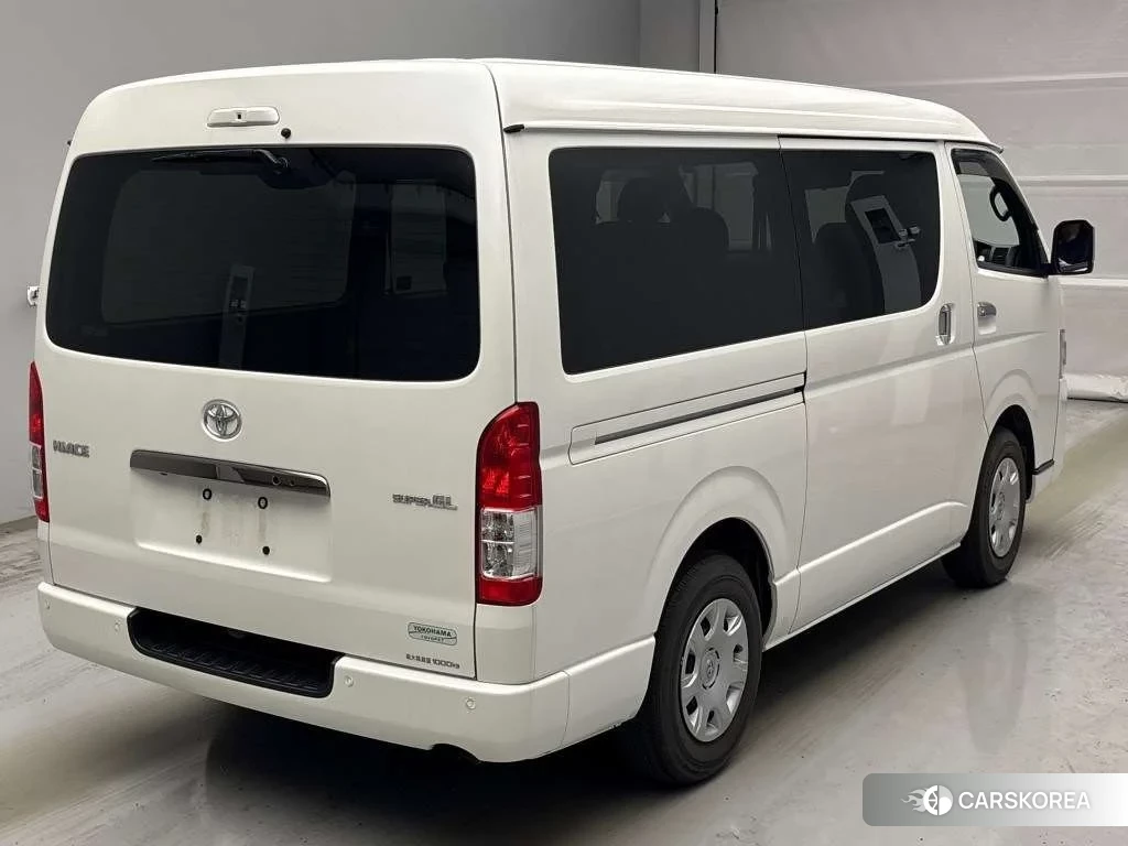 Toyota HiAce Van 2022 из Японии, фото 3