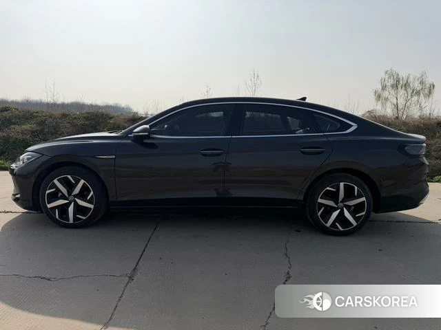 Volkswagen Lamando 2022 Темно-серый из Китая, фото 6