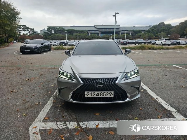 Lexus ES300h 7th generation 2024 Песочный из Кореи, фото 3
