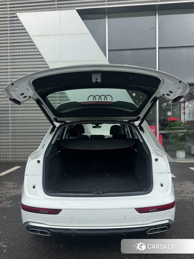 Audi Q5L 2024 Белый из Китая, фото 5