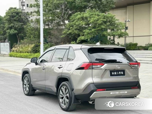 Toyota RAV4 2024 Серебристо-серый из Китая, фото 6