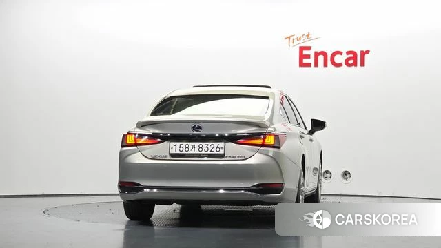 Lexus ES300h 7th generation id 5023816 из Кореи 23