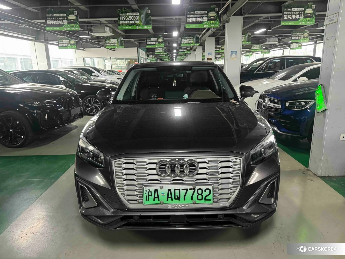 Audi Q2L 2021 Темно-серый из Китая, фото 4
