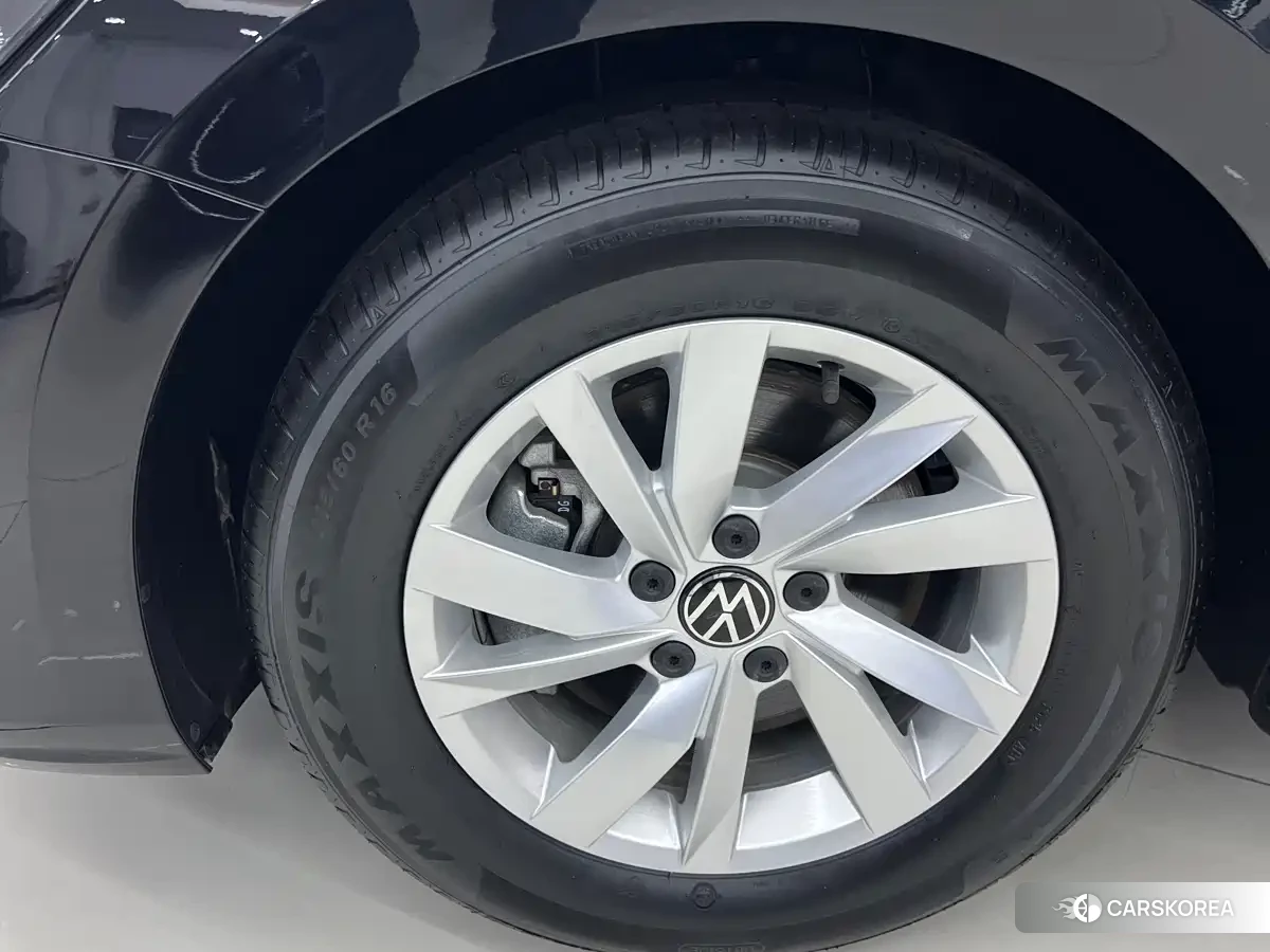 Volkswagen Passat 2026 Черный из Китая, фото 4