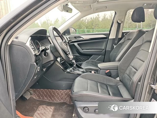 Volkswagen Tayron 2021 Темно-серый из Китая, фото 3