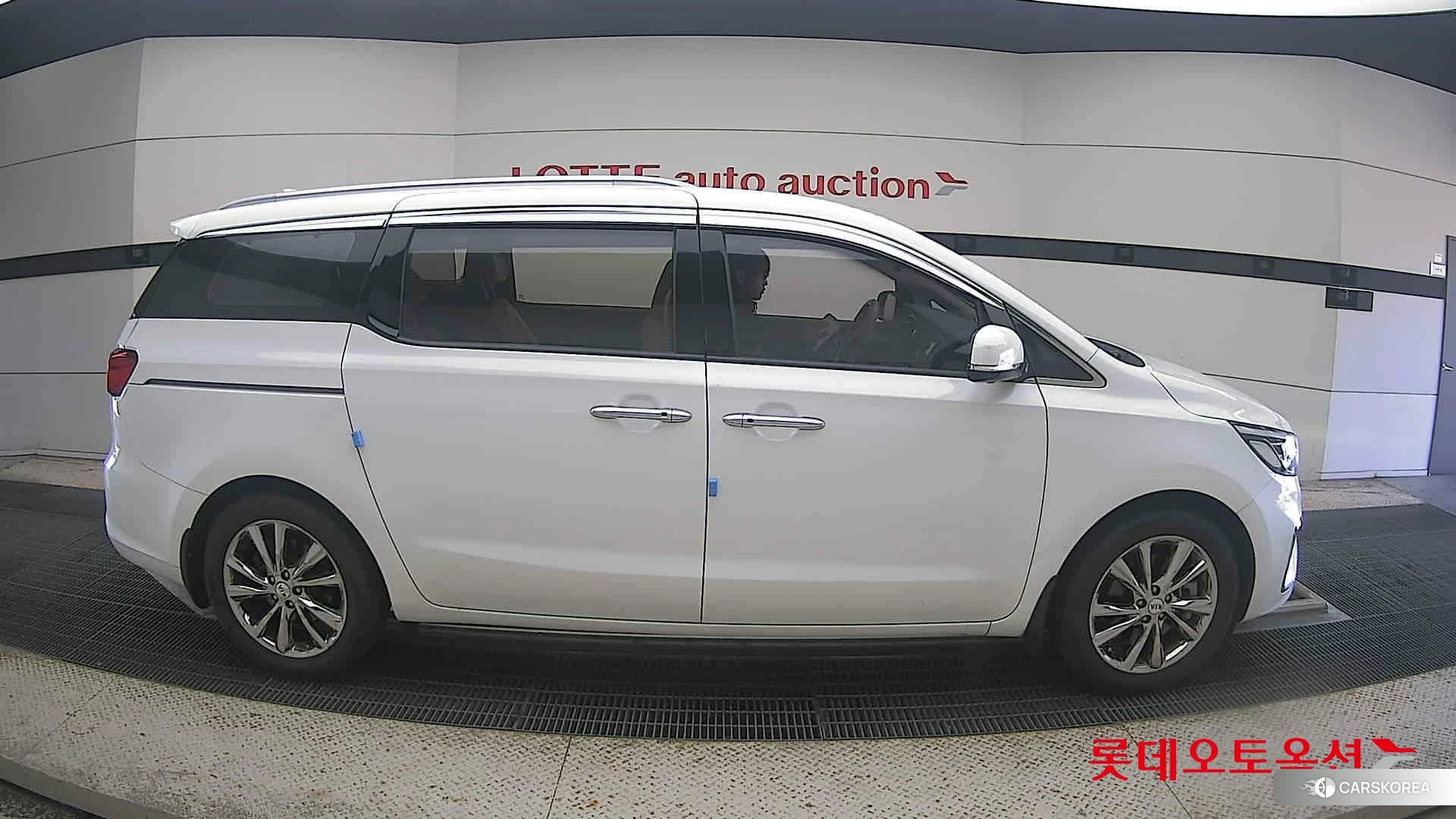 Kia Carnival id 4990106 из Кореи 23