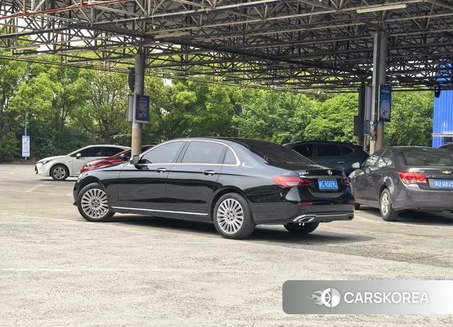 Mercedes-Benz E-Class 2023 Черный из Китая, фото 4