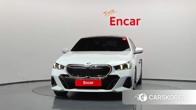 BMW 5 Series (G60) id 4950111 из Кореи 23