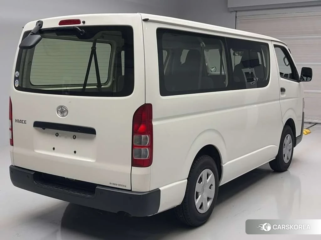 Toyota HiAce Van 2023 из Японии, фото 3