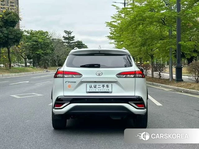 Toyota Frontlander 2023 Белый из Китая, фото 3