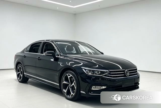 Volkswagen Magotan 2023 Черный из Китая, фото 3