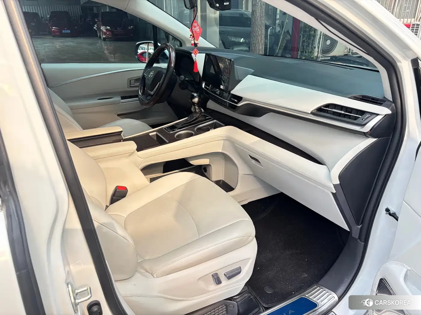 Toyota Granvia 2025 Белый из Китая, фото 3