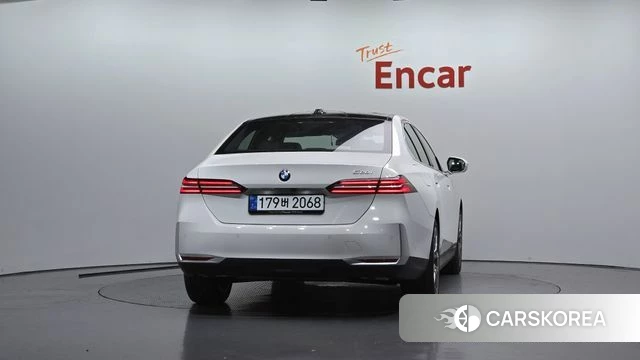 BMW 5 Series (G60) id 5045375 из Кореи 23