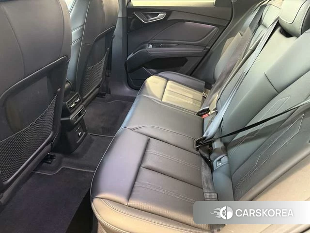 Audi Q4 2025 Синий из Китая, фото 3