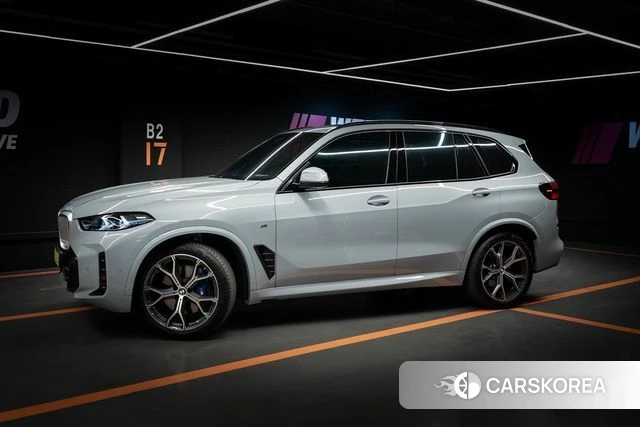 BMW X5 (G05) 2026 Светло-серебряный цвет из Кореи, фото 3