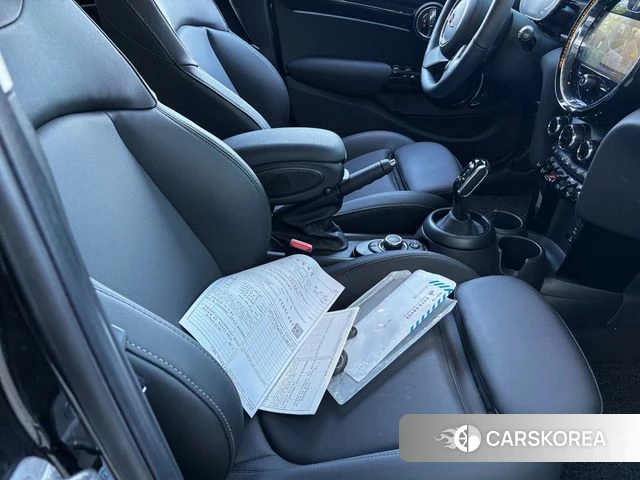 Mini Cooper 2023 Черный из Кореи, фото 3