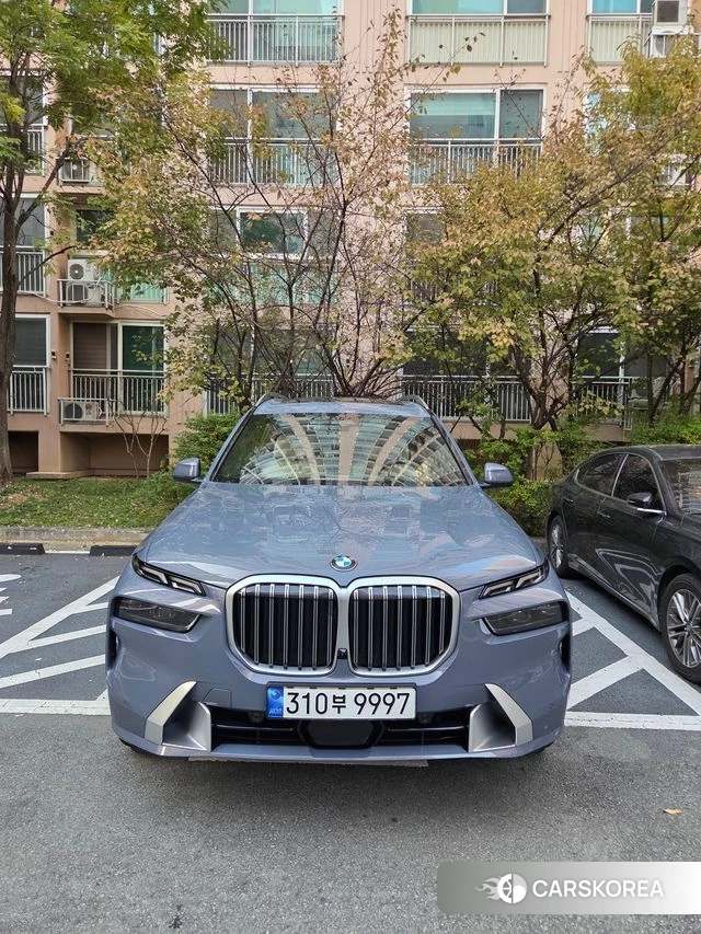 BMW X7 (G07) 2023 Серебристо-серый из Кореи, фото 6
