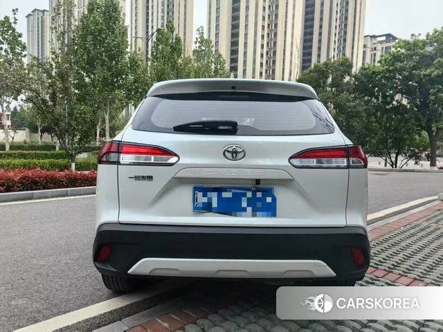 Toyota Corolla 2023 Белый из Китая, фото 3
