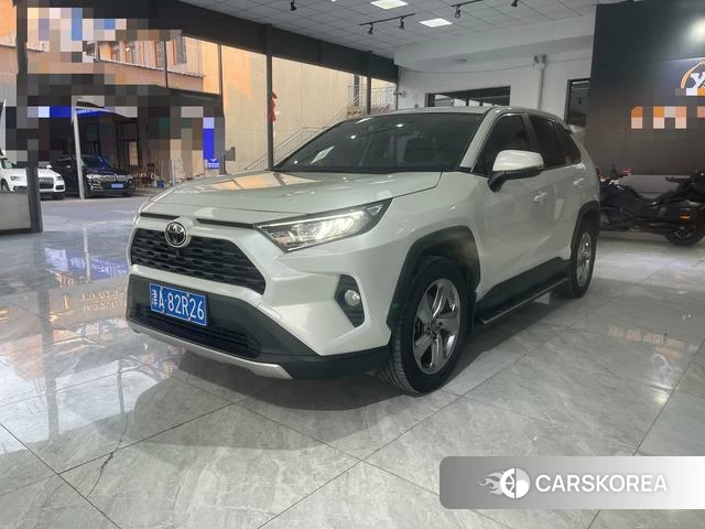 Toyota RAV4 2022 Белый из Китая, фото 3