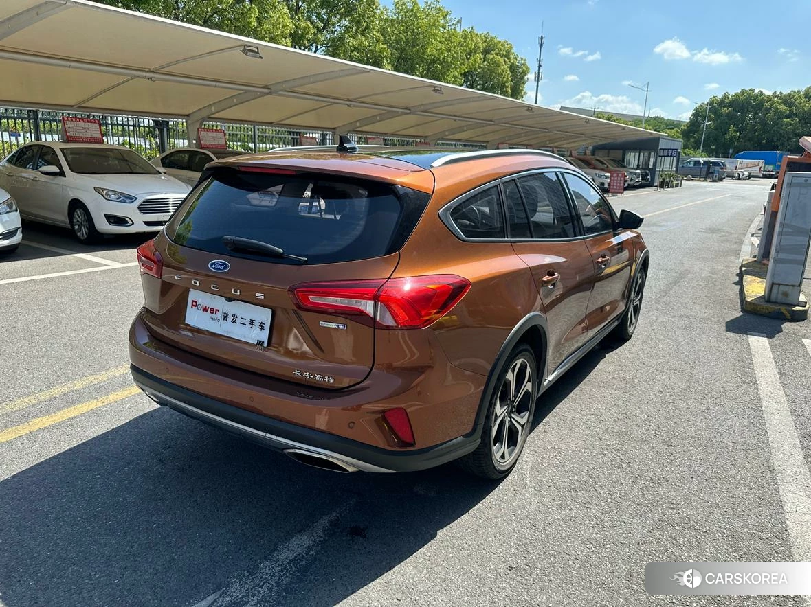 Ford Focus 2020 Коричневый из Китая, фото 3