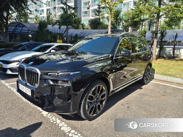 BMW X7 (G07) 2024 Черный из Кореи, фото 3