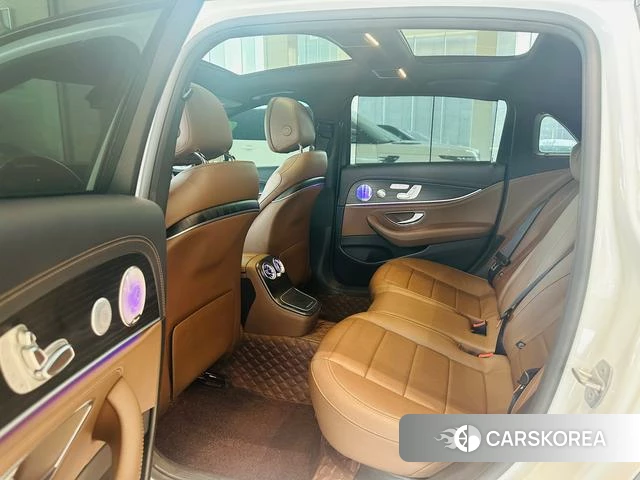 Mercedes-Benz E-Class 2021 Серебристо-серый из Китая, фото 3