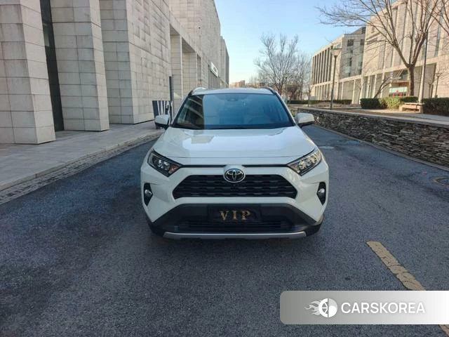Toyota RAV4 2021 Белый из Китая, фото 3